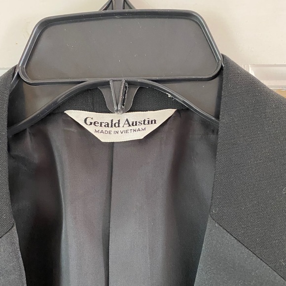 Men's 6 Piece Black Tux - Size 40 Regular - Picture 4 of 10